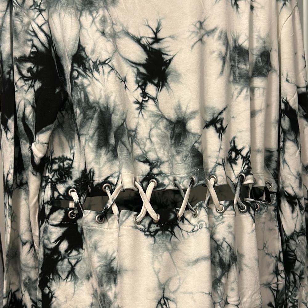 Kendall and Kylie Front Lace Sweatshirt - Picture 7 of 9